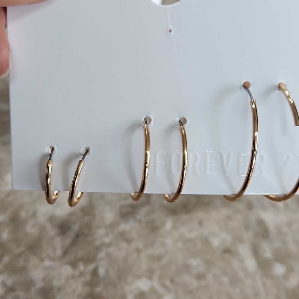 Elegant Gold and Silver Hoop Earrings Set - Picture 4 of 6